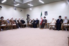 هیچ مشکل حل‌نشدنی در کشور وجود ندارد/ پرهیز از اشرافی‌گری و کار و تلاش مسئولان و علما موجب جلب همراهی الهی خواهد شد