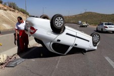 واژگونی تیبا در محور اسلام آبادغرب به کرمانشاه 2مصدوم برجای گذاشت+تصاویر
