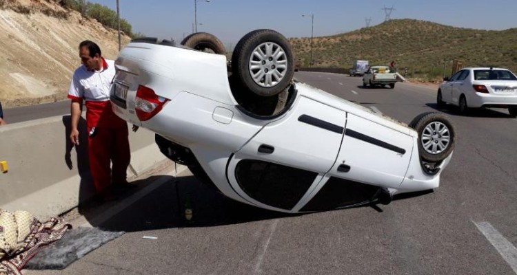 واژگونی تیبا در محور اسلام آبادغرب به کرمانشاه 2مصدوم برجای گذاشت+تصاویر