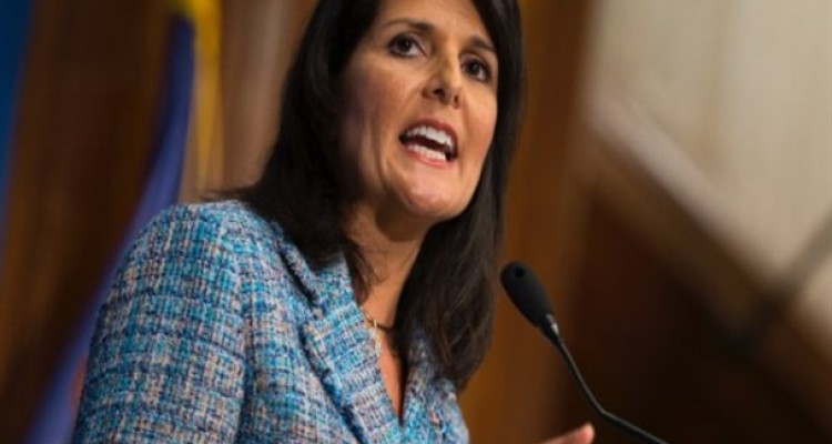 بازی آمریکا با سناریو حمله شیمیایی به سوریه/ چه کسی تسلیحات شیمیایی را از لیبی به تروریست‌های سوریه رساند؟