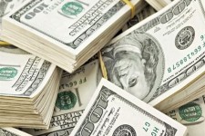 نرخ ۴۲۰۰ تومانی دلار، بازار ارز را نجات می‌دهد؟