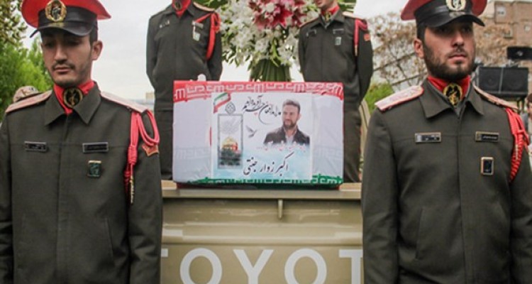 مراسم تشییع شهید مدافع حرم اکبر زوار جنتی/ تصاویر