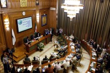 افراد ناکارآمد در لیست نامزدهای شهرداری تهران/ اصلاح طلبان دست بردار سیاسی بازی نیستند/ وقتی در بر پاشنه سیاست می چرخد