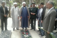 غبار روبی و عطر افشانی مزار شهداء اسلام آباد غرب +تصاویر