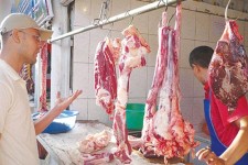 پرواز قیمت گوشت قرمز و سفید بر فراز جیب سودجوها/ سفره‌ مردم خالی از پروتئین است