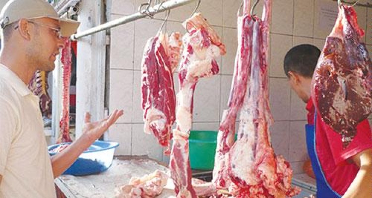 پرواز قیمت گوشت قرمز و سفید بر فراز جیب سودجوها/ سفره‌ مردم خالی از پروتئین است