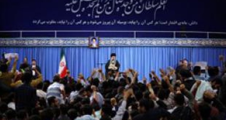 لشکر جوانان مؤمن و انقلابی وارد میدان مطالبه آرمانهای انقلاب شوند