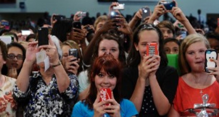 اینستاگرام چگونه سلامت روان زنان را نشانه می‌گیرد؟ 