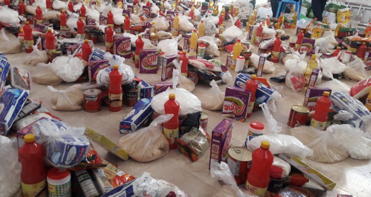 توزیع ۴۰۰ سبد غذایی در بین نیازمندان شهرستان دالاهو