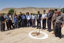 گلنگ زنی سیزدهمین مدرسه بعد از زلزله توسط خیرین در روستای طلسم دالاهو