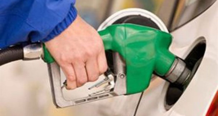 3ماه از مصوبه مجلس درباره استفاده مجدد از کارت های سوخت گذشت/ قیمت بنزین افزایش پیدا می کند؟