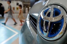 تخته گاز "تویوتا" در مسیر "ویژه خواری" / از واردات غیر قانونی اتومبیل های لاکچری تا معذرت خواهی از آمریکا به خاطر فروش یک خودرو به سفارت ایران