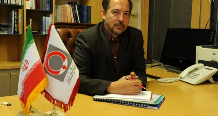 ایران ۲ برابر کشور‌های همتراز اهداکننده خون دارد/ مرکز انتقال خون ویژه بانوان راه‌اندازی می‌شود/ تمهیدات سازمان انتقال خون برای گذر از تحریم‌ها 