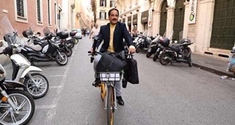 حمید معصومی‌نژاد خبرنگار همه فن حریف صدا و سیما در ایتالیا + فیلم 