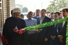 کلنگ ساخت مخزن آب شرب سراب شرف آباد اسلام آباد غرب با حضورفرماندار و بخشدار این شهرستان به زمین زده شد.