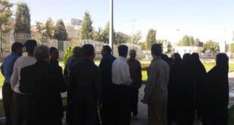 تجمع «کهریزی‌ها» مقابل استانداری کرمانشاه /داد حاشیه‌نشینان درآمد