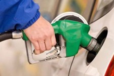 مجلس به هیچ‌وجه اجازه افزایش قیمت بنزین را به دولت نمی‌دهد