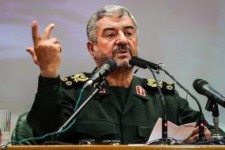 مشکلات کشور با تقویت نقش مردم در حوزه اقتصادی حل می‌شود