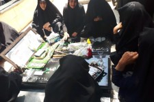 پدر و مادرم از شهادت برادرم پشیمان نیستند ولی از دزدی و اختلاس ها ناراحتتند و خواستار رسیدگی به وضعیت مردم هستند