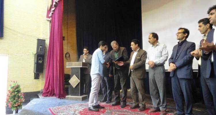 برگزاری همایش تجلیل از رتبه های برتر کنکور سراسری97 در اسلام آبادغرب+عکس