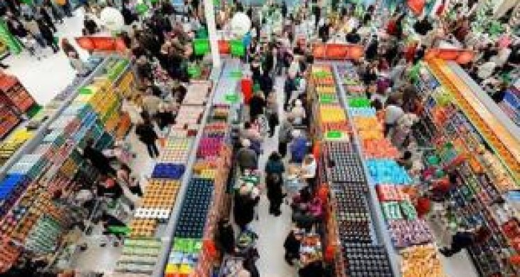 افزایش خریدهای احتیاطی مردم دلیل اصلی گرانی‌هاست