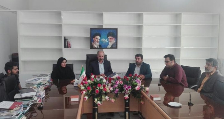 اهدای ١٥٠ جلد کتاب به کتابخانه شورای شهر اسلام آبادغرب 