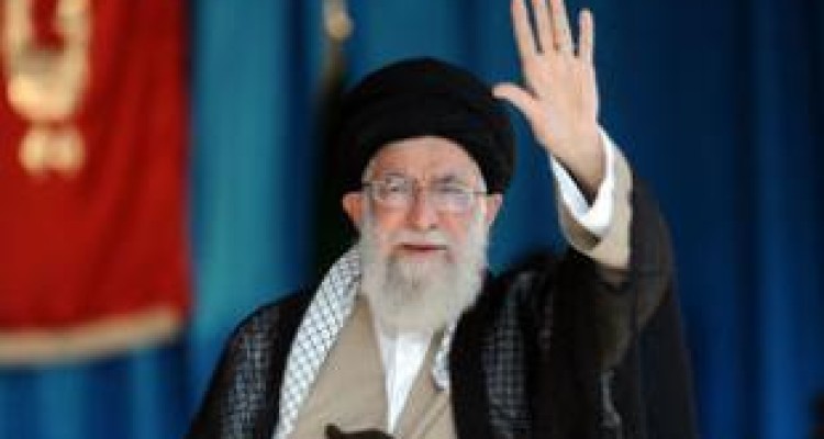 کسانی که ترویج می‌کنند راهی جز پناه بردن به دشمن نداریم, خیانت می‌کنند/ اقتدار جمهوری اسلامی شعار نیست