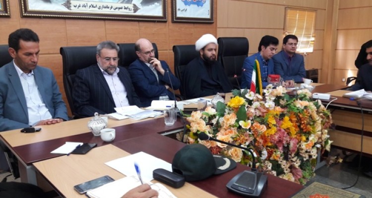 آقای فلاحت پیشه، در جایگاه کمیسیون امنیت ملی برای مشکلات مردم فریاد بزنید