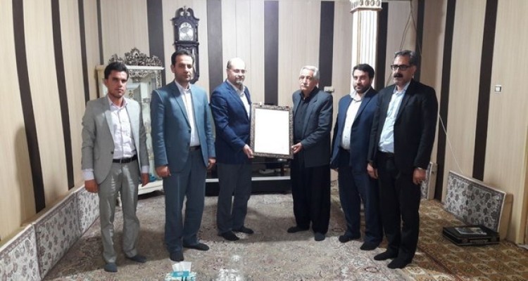 دیدار مسئولین شهرستان با پیشکسوت هوره اسلام آباد غرب+عکس