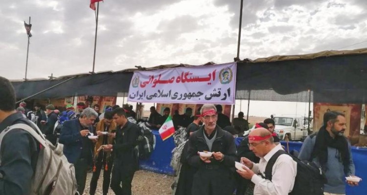 تصاویری از خدمت رسانی موکب تیپ 181 ارتش اسلام آبادغرب در مرز مهران