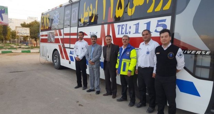 بازدید مسئولین شبکه بهداشت ودرمان شهرستان از تیم های استقرار درمسیر اسلام آباد غرب-حمیل-مهران