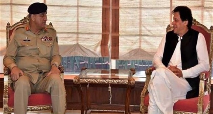 دیدار مهم عمران‌خان با فرمانده ستاد ارتش پاکستان بلافاصله پس از ملاقات با ظریف/ گمانه‌زنی درباره صدور دستور جدید برای آزادی مرزبانان ایرانی