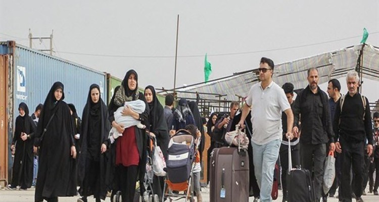 حضور ۲۰۰ دستگاه اتوبوس ‌سپاه جا‌به‌جایی زائران/ ۴۸ هزار نان توسط ستاد اربعین قم بین زائران توزیع شد