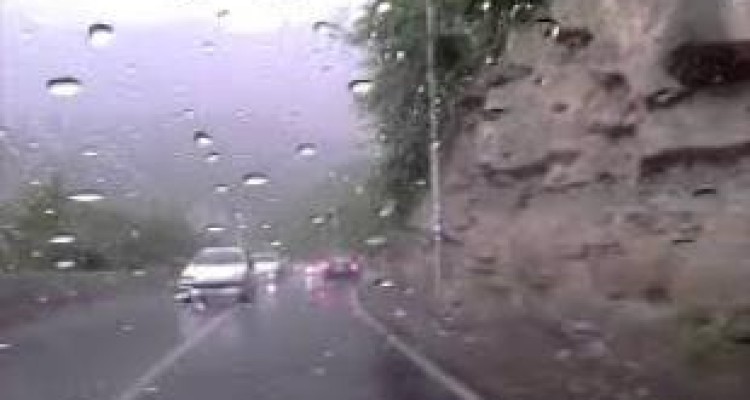 وقوع رعد و برق و رگبار باران در روزهای پایان هفته کرمانشاه