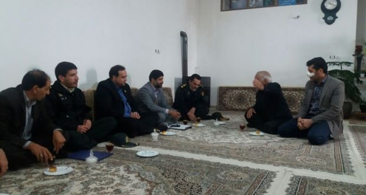 دیدار و سرکشی از خانواده شهدای نیرو انتظامی اسلام آبادغرب+ تصاویر