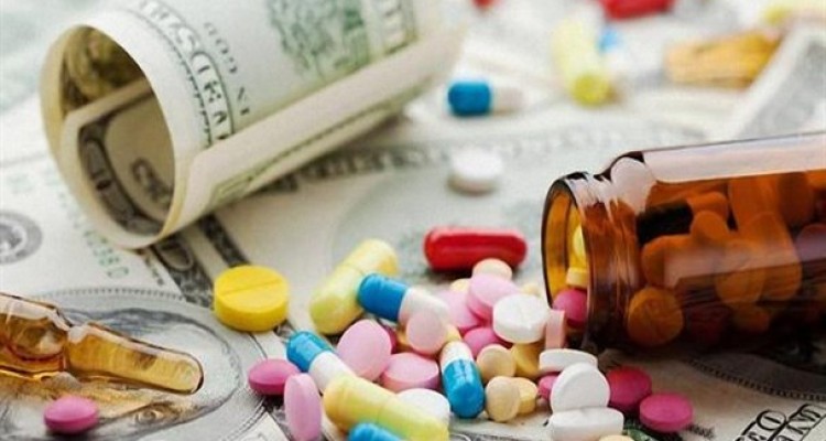 پایان دل نگرانی بیماران؛ بازگشت وضعیت عادی به بازار دارو/ ایران نقشه شوم دشمنان را در حوزه دارو نقش بر آب کرد