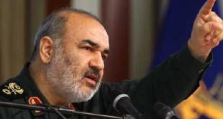 قدرت سیاسی و تسلط آمریکا بر منطقه از بین رفته است/ ایستادگی رمز پیروزی