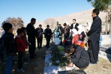 وداع سوزناک دانش آموزان اسلام آبادی با همکلاسی شان