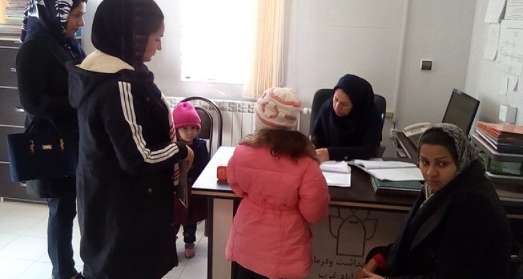 برگزاری اردوی جهادی میز خدمت و ارائه ویزیت و داروی رایگان در اسلام آبادغرب+ تصاویر