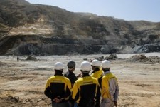 کشف سنگ‌های میلیاردی در اسلام آبادغرب و دالاهو