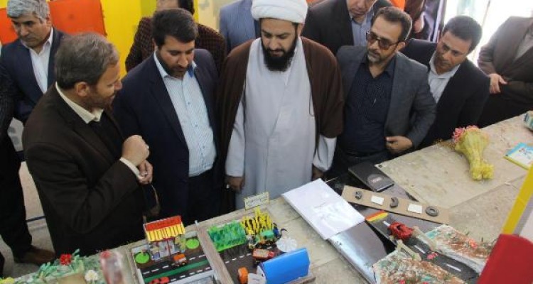 افتتاح نمایشگاه  طرح‌های خلاقیت و جابربن حیان در اسلام آبادغرب+تصاویر