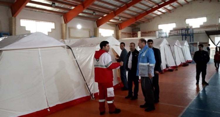 بازدید فرماندار اسلام آباد غرب از اماکن اسکان اضطراری شهرستان