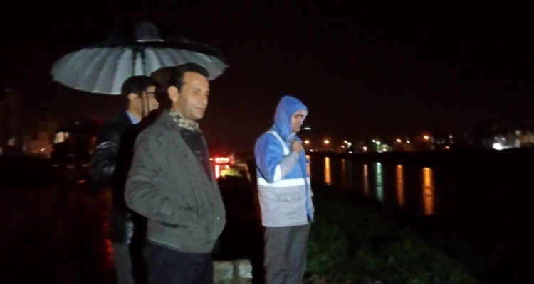 بازدید خبرنگاران و مدیریت ستاد بحران اسلام آبادغرب از مناطق در معرض سیل شهرستان