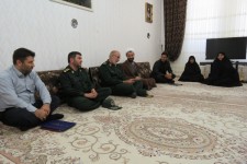 دیدارمسئولین استانی وشهرستان با خانواده شهدا در اسلام آبادغرب+تصاویر