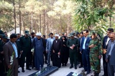 آیین غبار روبی و عطر افشانی مزار شهدای اسلام آبادغرب+تصاویر