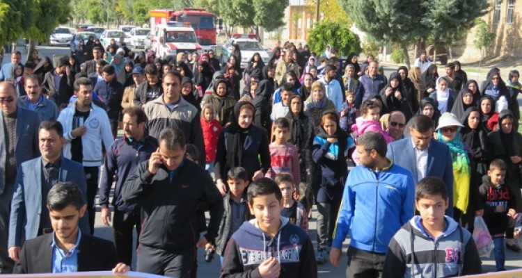  همایش بزرگ پیاده روی خانوادگی در اسلام آبادغرب+تصاویر 