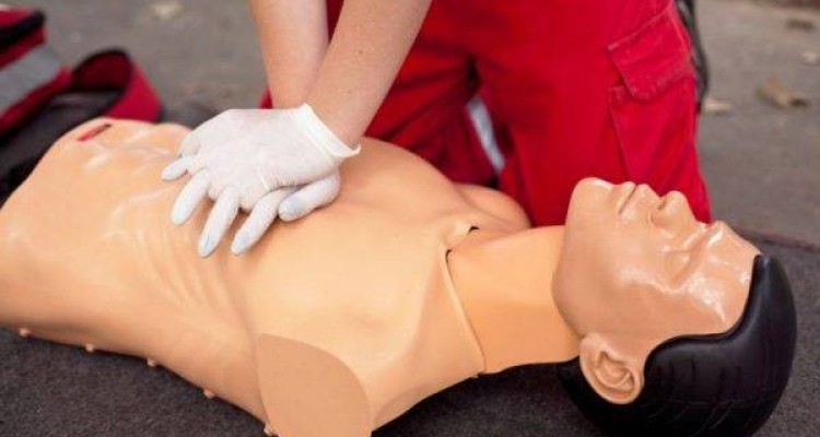 برگزاری کارگاه آموزش احیای قلبی، تنفسی ومغزی در اسلام آبادغرب