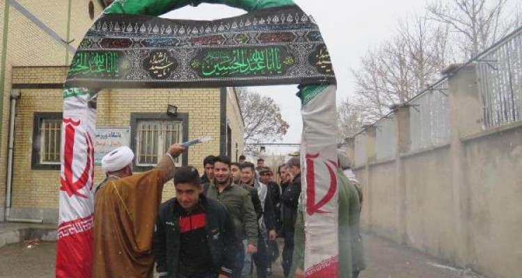 اعزام کاروان راهیان نور دانش آموزان اسلام آبادغرب به مناطق عملیاتی غرب کشور+تصاویر