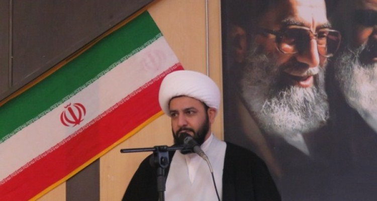 این روزها به سبک زندگی فاطمی و  دشمن شناسی نیازمندیم/دشمن می‌خواهد ما به خودمان مشغول باشیم