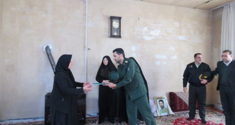 تقدیر از مادران شهدا در اسلام آبادغرب+تصاویر